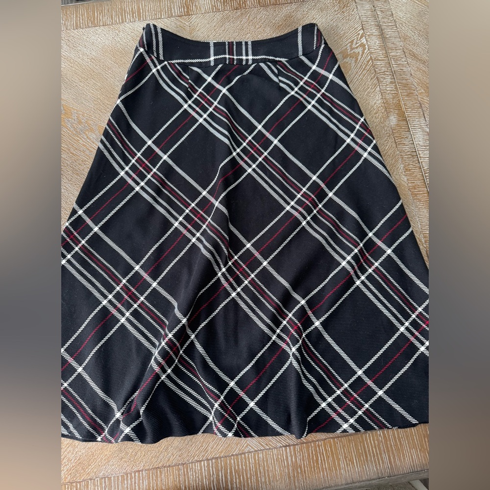 East 5th Black Plaid Maxi A-line Skirt Sz 12Pet Side Zip Waist 31” Length 31”